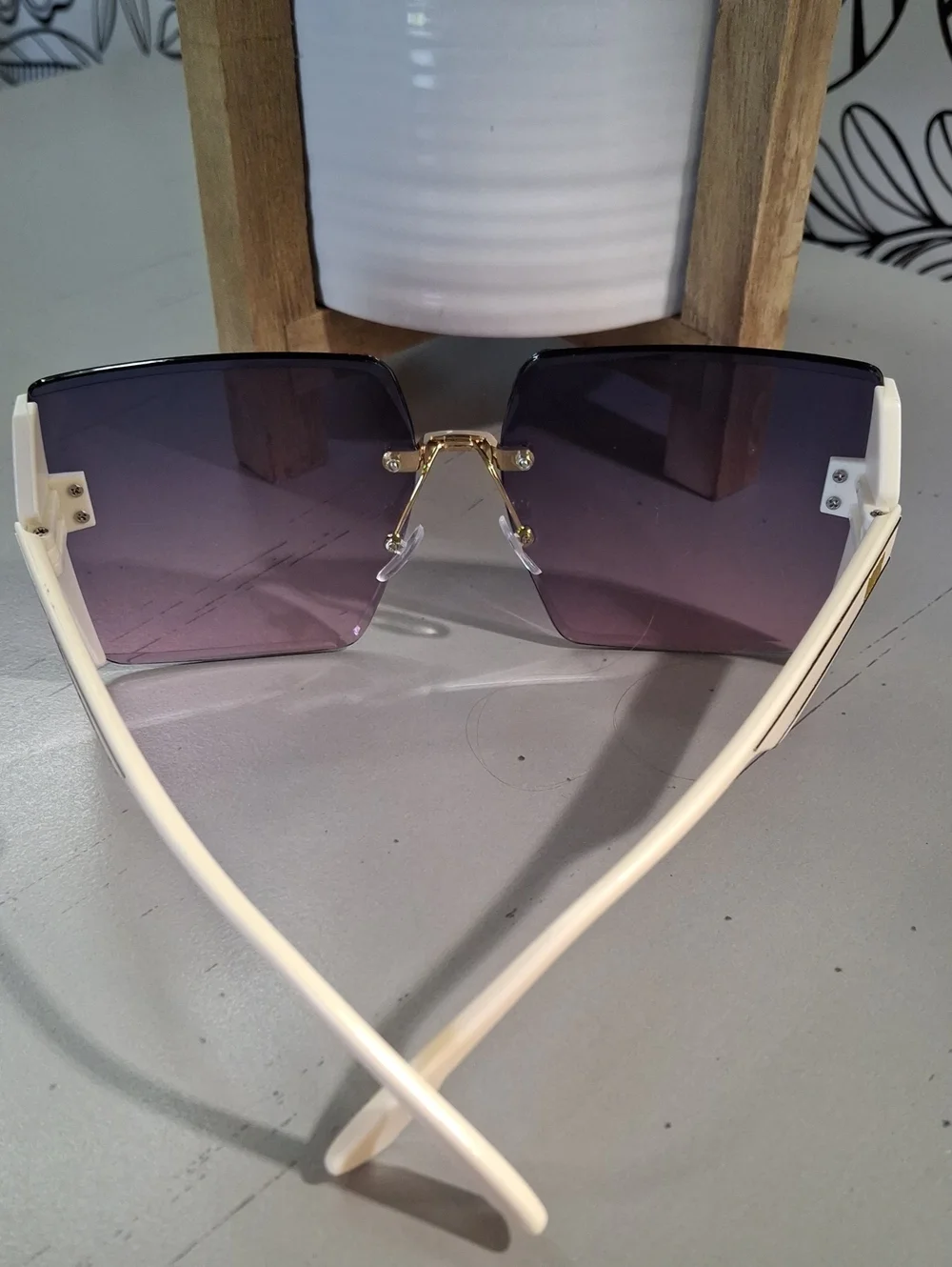 Gradiant Sunglasses & Case